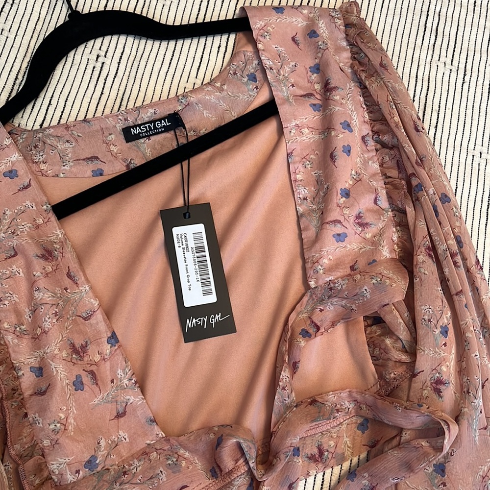 Nasty gal tie front crop top